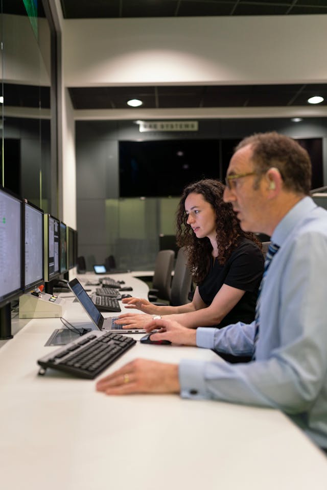 software-engineering-team-working-on-software-testing